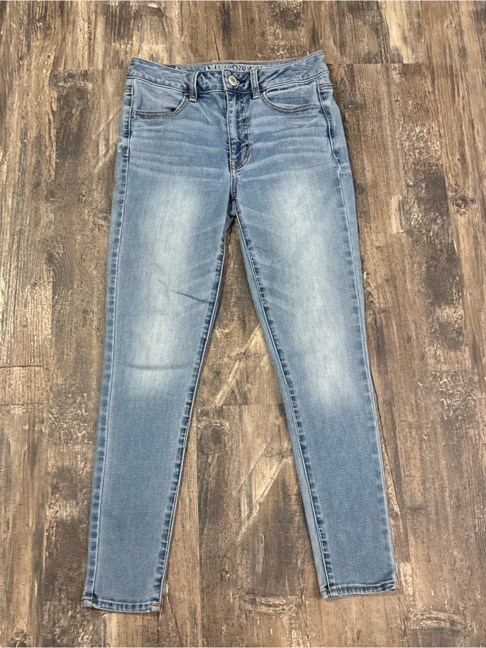 🎉American Eagle Outfitters Light Wash Skinny Jeans